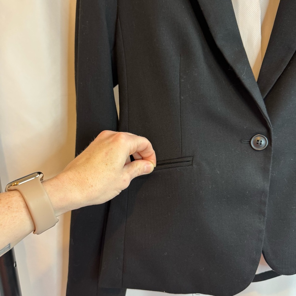 H&M Classic Black Blazer - Picture 5 of 14